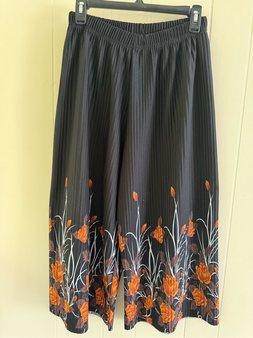 Women's Black Pleated Capri Pants with Orange Floral Border